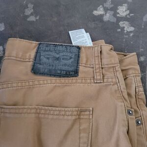 Levi 32 30 jeans